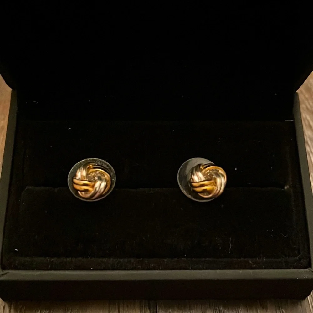 Fashion earrings with white / yellow gold look. - Picture 1 of 3